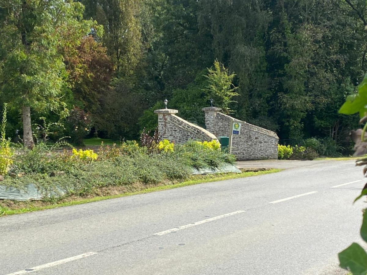 Le Pont De Benneville Cahagnes Екстер'єр фото